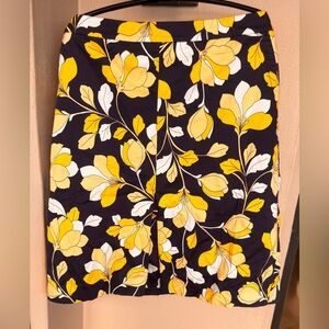 Talbots Knee Length Skirt Navy With Yellow/White Flowers A-line Front Pleat 10P